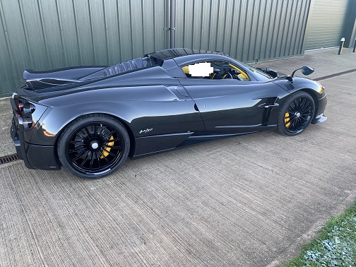 BestCarStorage's tweet image. Two lovely Pagini Huayra’s have come into storage here at Best Car Storage for a few weeks. Stunning dark carbon blue and black carbon colours #pagini #paginihuayra #carstorage #luxurycarstorage