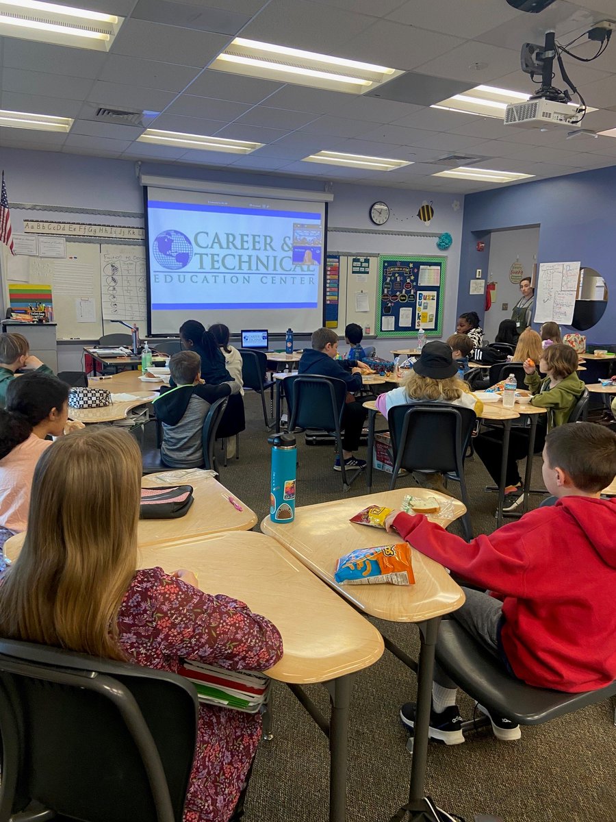 5th graders learning about New Horizons career programs today in Career Cafe. #hivepride #wearewjcc  #WeAreNewHorizons