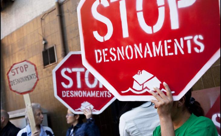 PAH_Trs's tweet photo. 📢#AlertaDesnonaments🤚
💪🏾Demà teniem 3 #Desnonaments que estan aturats! 🗣️Hem d'aturar:
👉Divendres 20 gener 8h Crta Montcada 74 #GabrielEsQueda #Lazora
👉Dilluns 23 gener
🕦 11.30h c/Soler i Diffent 54
#MohamedEsQueda #Diavarian
🕛 12h c/Pompeu Fabra 91
#TouriaEsQueda #Sareb https://t.co/gtfQPzVHkR