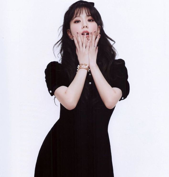 updatecultura's tweet photo. RAINHA! Jisoo (BLACKPINK) foi nomeada pela Lefty como a principal influencer do mundo da moda em 2022. https://t.co/b3kwGObiP2
