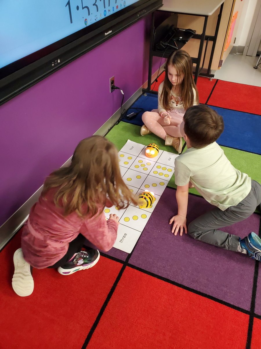 LachLachj's tweet photo. Inspiriring a #growthmindset  with the @PLTW Biomedical/Human Brain module and by problem solving using Beebots in STEAM class! #Montourproud @MontourSD https://t.co/6aIy83v15Q