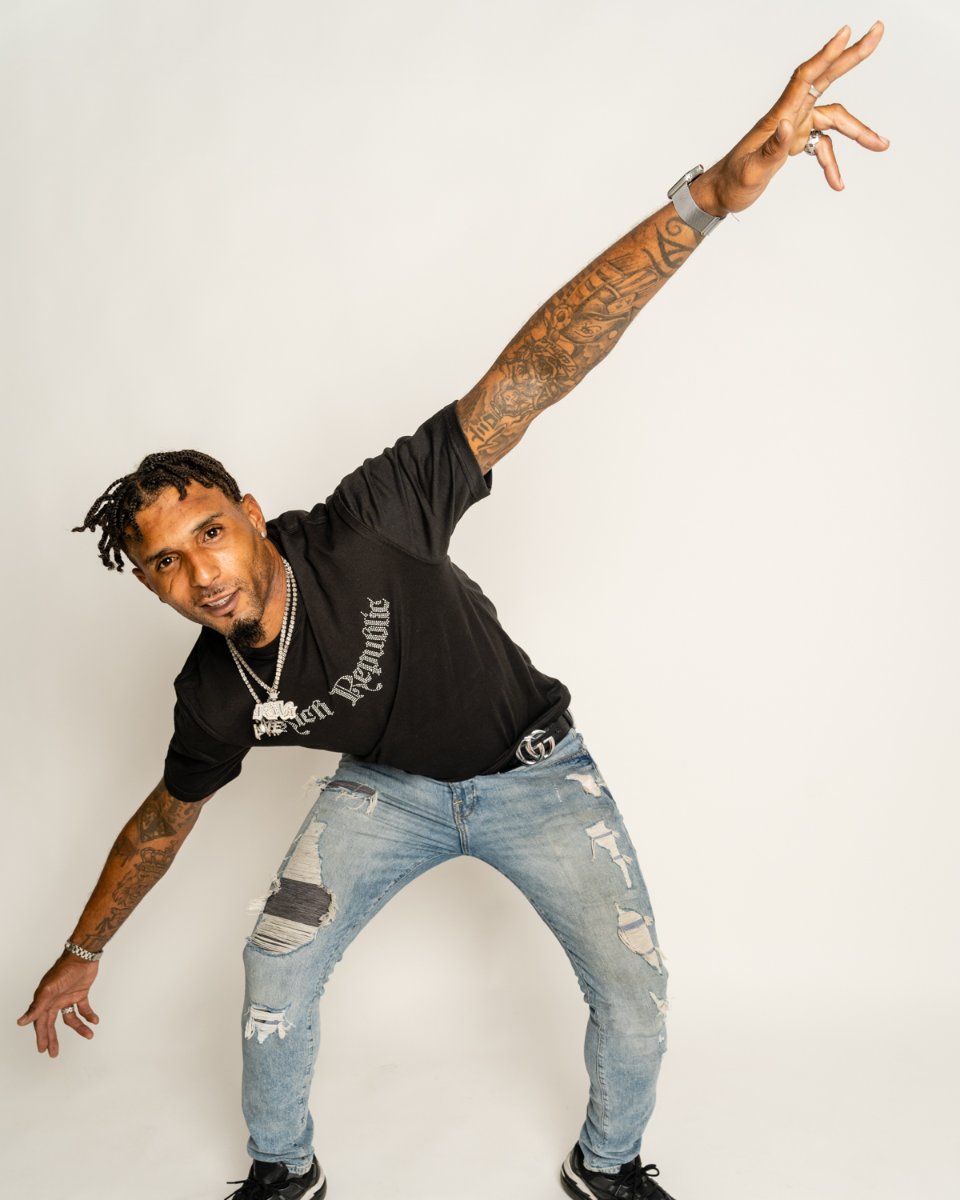 _RichRepublic's tweet photo. The goal at #RichRepublicKlothing is to give people a chance to express themselves with luxurious styles and designs. What's your vibe? https://t.co/h7GH5nm8ZR