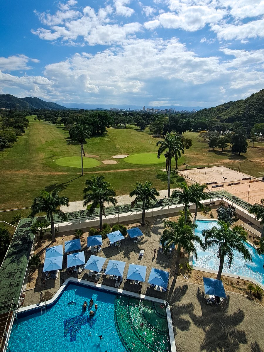 MarriottMcy's tweet photo. Disfruta de tu día perfecto con la mejor calidad en hospedaje, vive la experiencia Marriott por lo alto y deja tu mente viajar.
.
.
#Marriott #MarriottMaracay #Maracay #Venezuela #Aragua https://t.co/Cia8RaUKCe