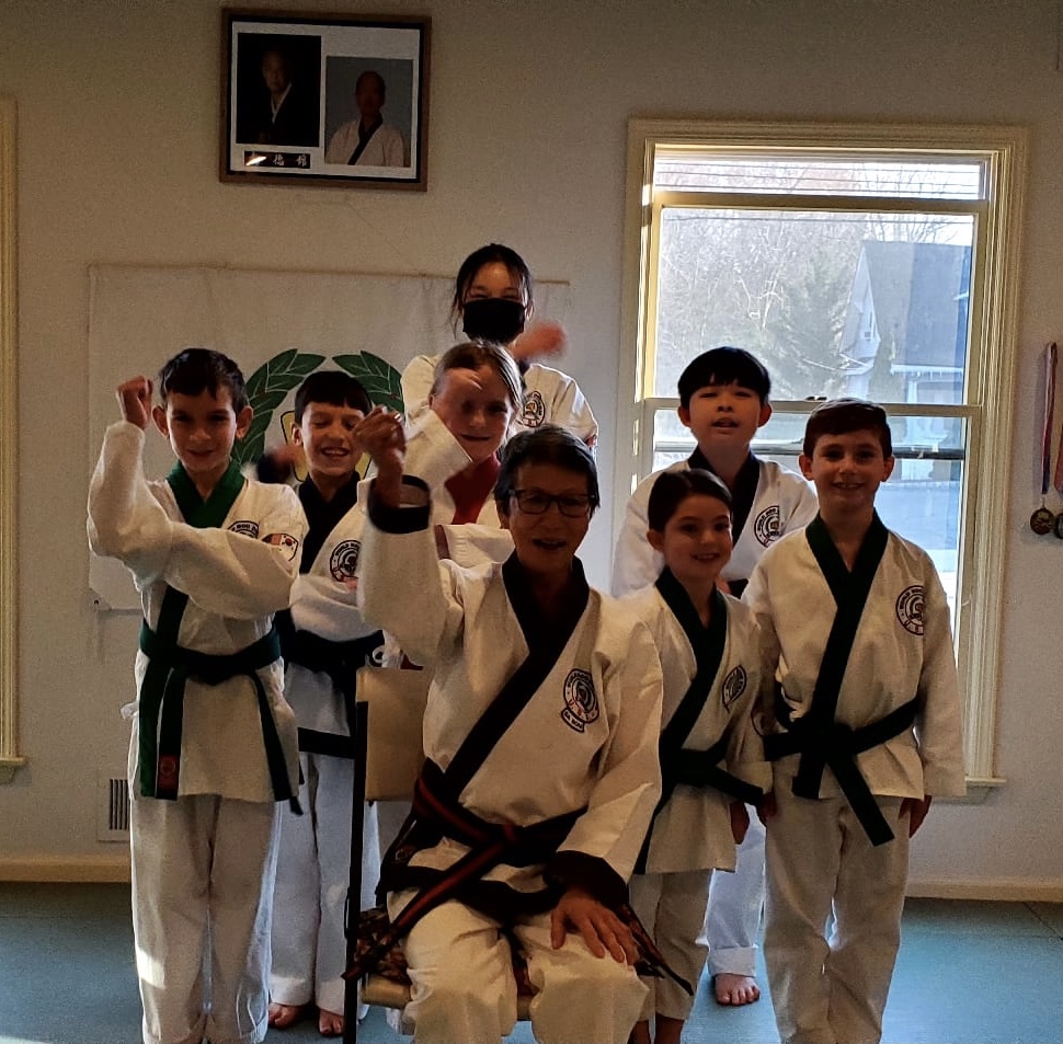 ChusAcademy's tweet photo. It takes 21 days to build a new habit! Martial arts requires discipline and focus, but the easiest way to get started and continue forward is by joining a class with others trying to grow alongside you. #MartialArtsLife #courage #buildstronghabits https://t.co/EZPhw6n2rl