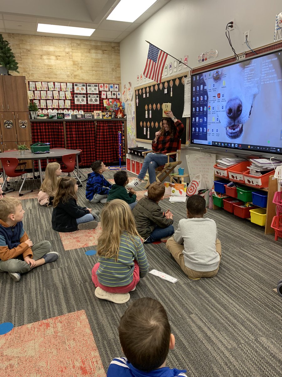 LOVE seeing the creative way <a href="/itsmrsward/">Chea Ward</a> reviews letter sounds and letter names with a fun game of Headbanz! Students give her the sounds and she guesses the letter name! @loribaileyteach <a href="/LindaLyonES/">Linda Lyon ES</a> <a href="/RockElemC_I/">Rockwall ISD Elementary Schools</a>