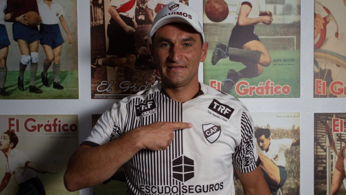 Éxitos amigo en el próximo desafío. Siempre te señalaste el mismo escudo y le pusiste el pecho al club en un montón de situaciones. Desde afuera y desde adentro de la cancha. Cero individualista. Y por sobre todo siempre querido por tus compañeros. Éxitos en el lechero!!