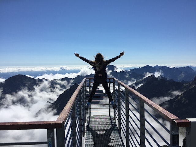 wisehaiku's tweet photo. Oh, it's morning and so early,
I'm embarking on a journey,
This day is so bright,
It's a wonderful life.

#poem #lyrics https://t.co/UZiynAek29