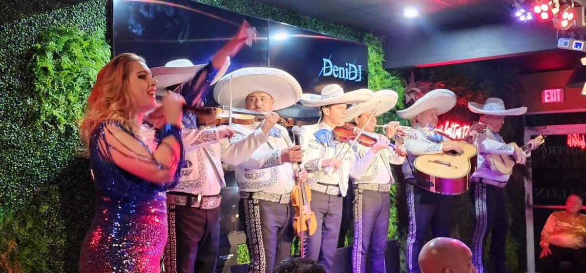 Maylucita's tweet photo. #supermachi #maylu #mayluhernandez #soprano #happybirthday #mariachis https://t.co/G2qHKNZ4d2