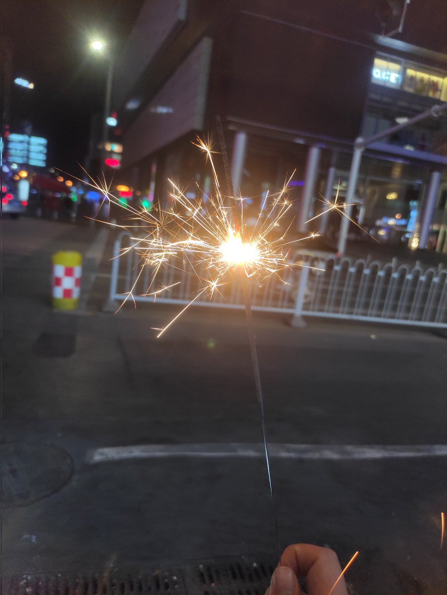 新年快乐，2023！！！
Happy new year2023！！！ https://t.co/y8HRlDFnYc
