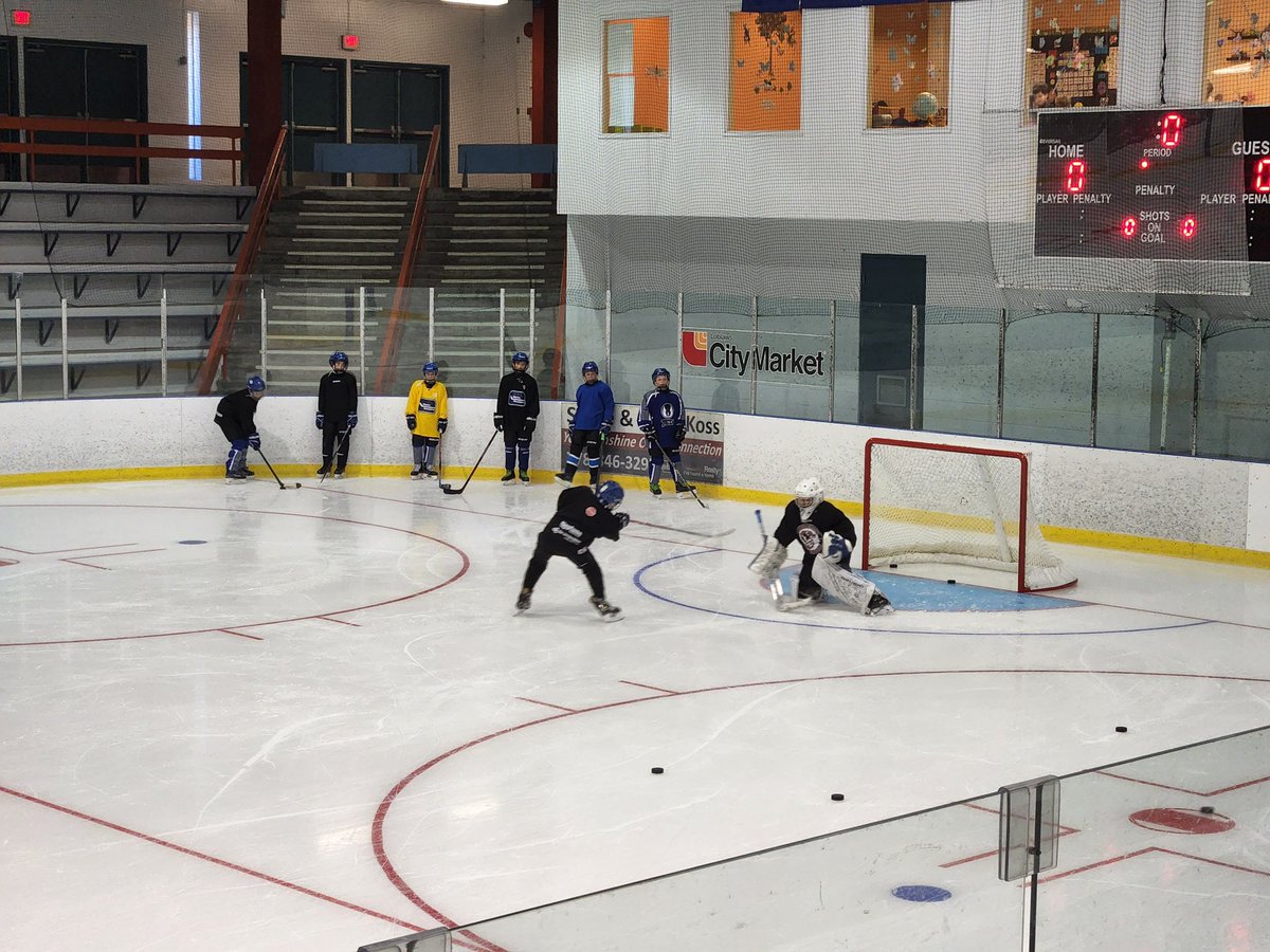 NorthVanMHA's tweet photo. The difference between the impossible and the possible lies in a person’s determination. 

#hockey #vancouverhockey #hockeytraining #hockeylife #welovehockey #skills  #playerdevelopment #northvanMHA #icehockey #hockeyplayers #vancouver #northvan #northvanhockey #vancouvergames https://t.co/wCHixIA5PI