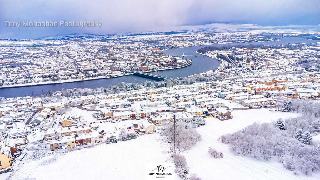 Snowfall, Derry City

#WinterScenes
#Snowfall
#Derry
#NorthernIreland
#GreatViews
#Snow
#Winter2023

@barrabest
@angie_weather 
@WeatherCee 
@bbcniweather 
@Louise_utv 
@WeatherAisling 
@NWSharingZone