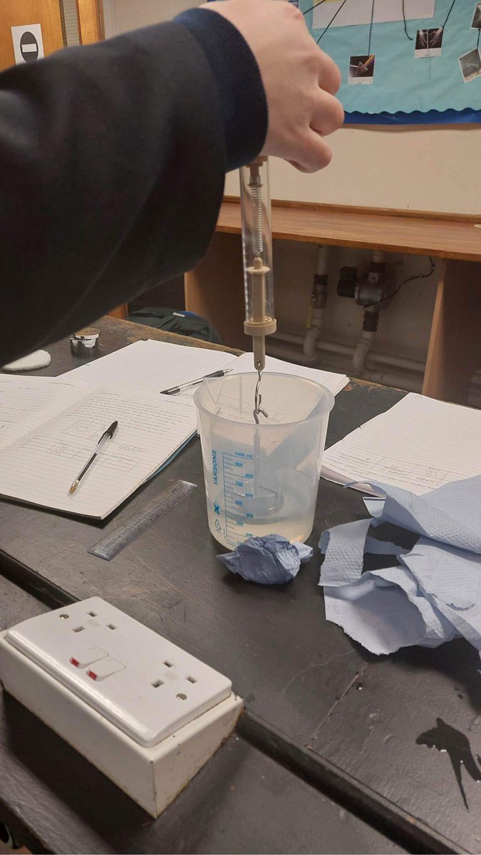 SciencePlume's tweet photo. Year 11 Physics students testing Archimedes principle. https://t.co/ytXLuUvofb