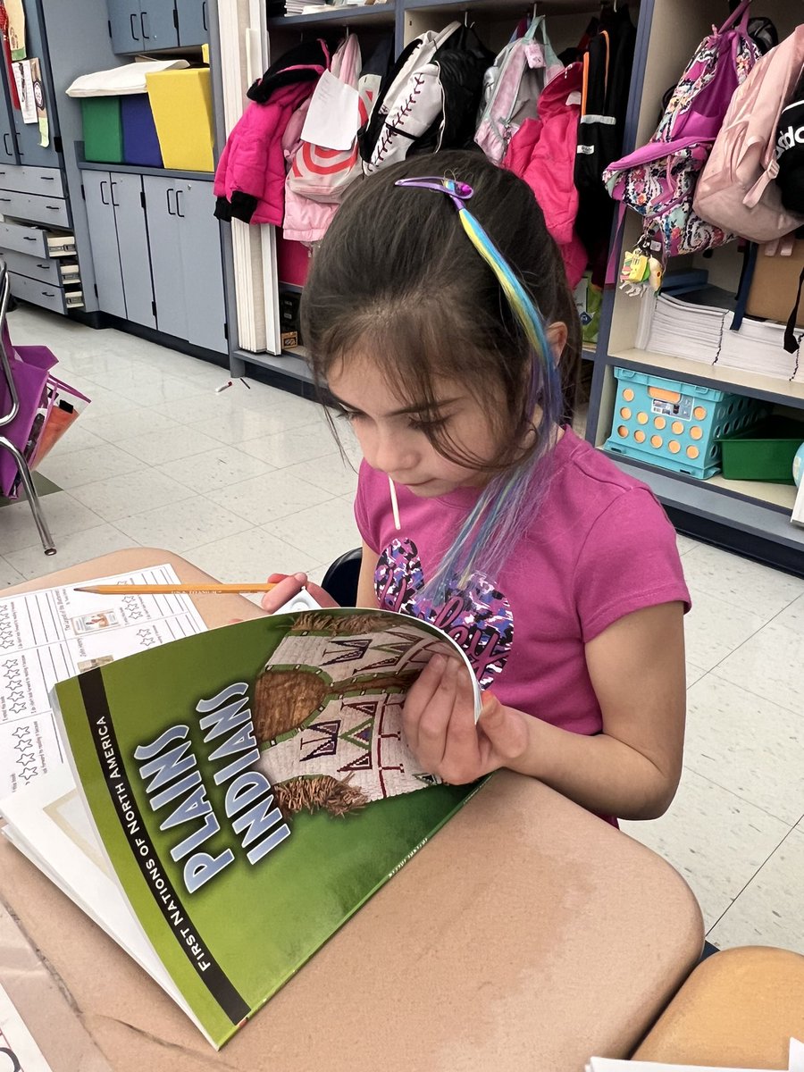MrsGutierrezBF's tweet image. Book Tasting has begun @WitWisdomELA @mhayes611 #Module2 @JayBilly2 #TheAmericanWest