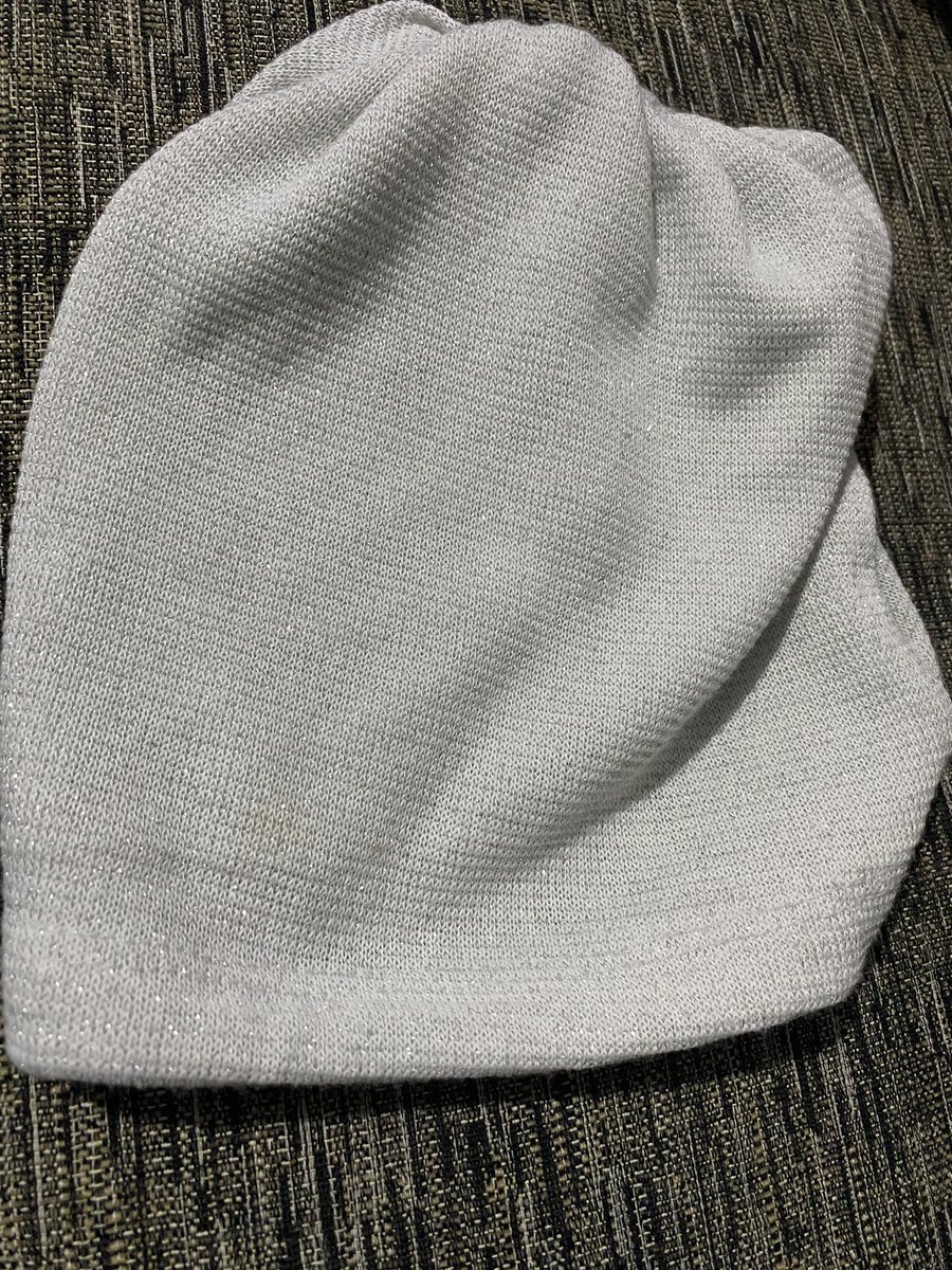 Annem askılı bluzumu bone yapmış. Tweet bu kadar