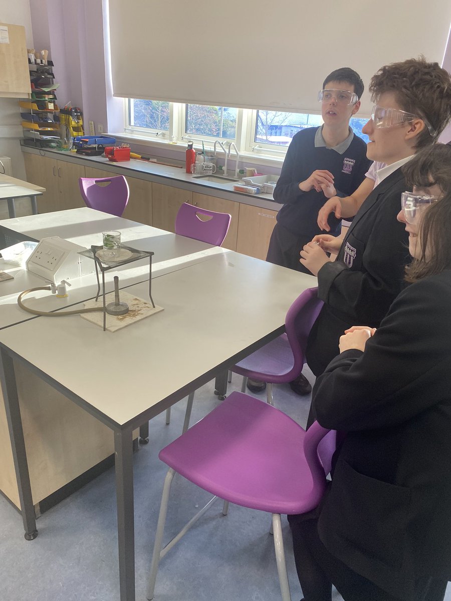 Miss Robertson tweet media