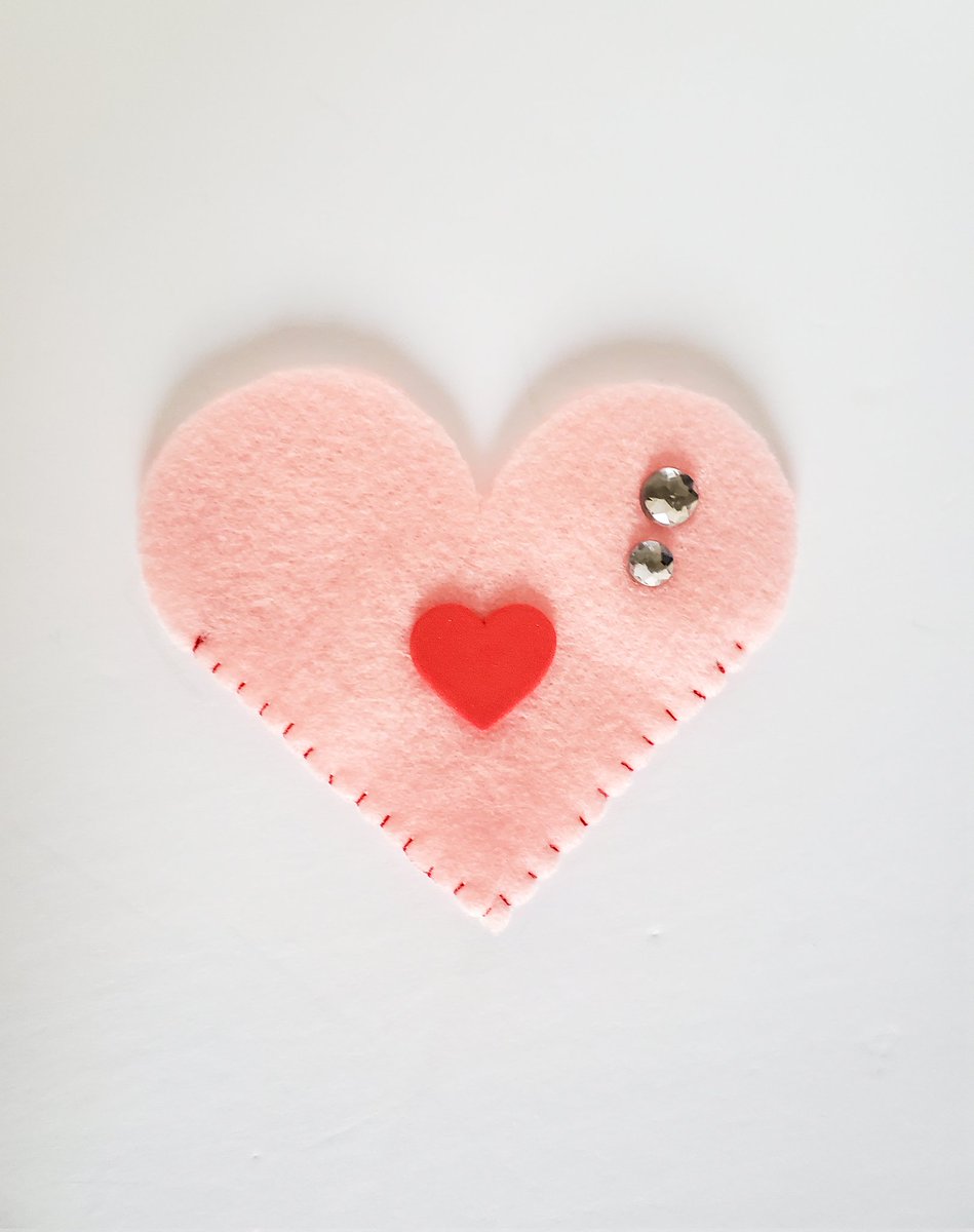 MinimalAbstrac1's tweet photo. Valentine's Day Heart Corner Felt Bookmarks 💞💌
#etsy #etsygifts #handmade #gift #giftideas #womaninbizhour #ValentinesDay #ValentinesDayGifts #heart #bookmarks #feltbookmarks #cornerbookmark #Reading #readingforpleasure #tuesdayvibe #TuesdayMotivaton
https://t.co/1ljA5KjVZc https://t.co/66AqtV375m