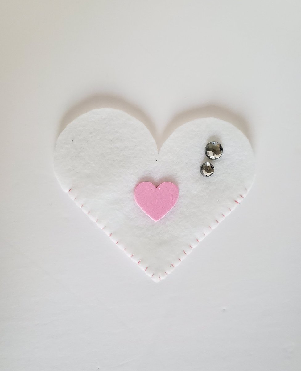 MinimalAbstrac1's tweet photo. Valentine's Day Heart Corner Felt Bookmarks 💞💌
#etsy #etsygifts #handmade #gift #giftideas #womaninbizhour #ValentinesDay #ValentinesDayGifts #heart #bookmarks #feltbookmarks #cornerbookmark #Reading #readingforpleasure #tuesdayvibe #TuesdayMotivaton
https://t.co/1ljA5KjVZc https://t.co/66AqtV375m