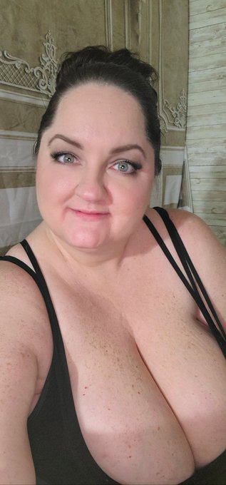 Editing and watching Oliver and Co! 😁 https://t.co/1HybiLnoay<a href="/tag/excited"class="tags"><span>#excited</span></a>