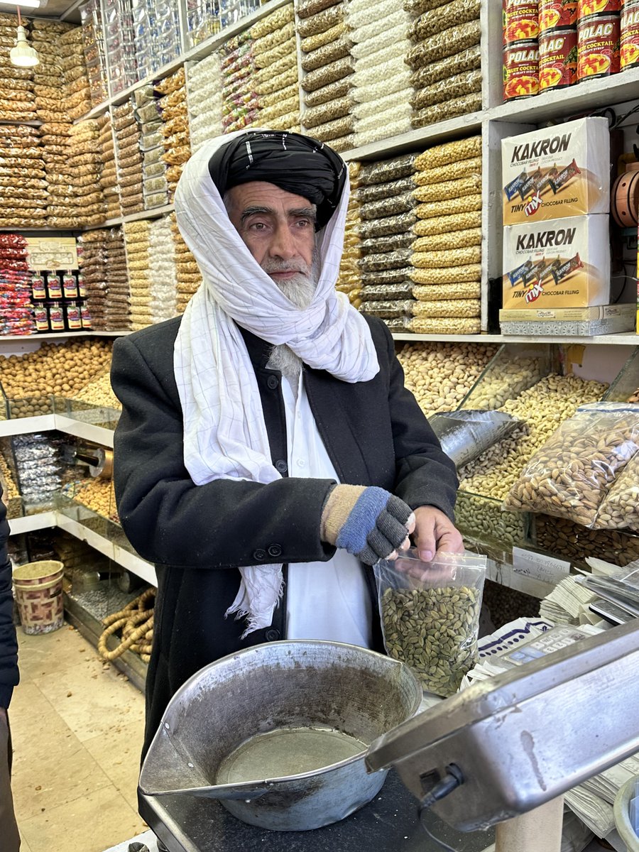 prideinservice's tweet photo. Bought dry fruit in Quetta. Shopkeeper: have green tea. Me: Going to airport, getting late. Shopkeeper: Fills a bag with dry fruit, take this along and have it on the way. Where else in the world do you get this kind of culture? #pashtooncukture  #Quetta https://t.co/RWxdziSs7Z