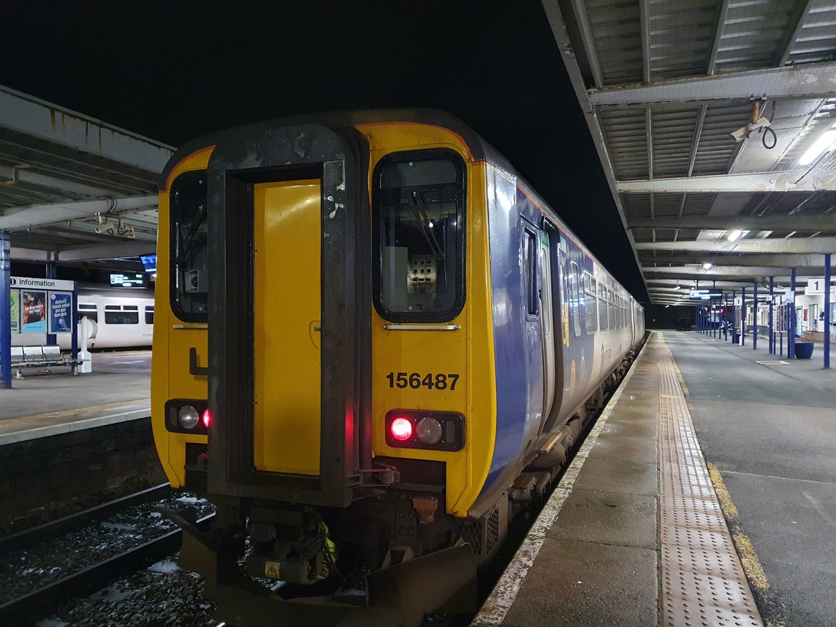 Barrow-in-furness line ✅️ Northern 156487 seen at Barrow earlier. Nice to finally meet and chat to @Guard_Amos onboard too and he even showed me and @JedKendray the nearby Tesco's 😁 Good to see ya Phil! (17/01/2023) #BarrowInFurness #Class156 #Cumbria @northernassist