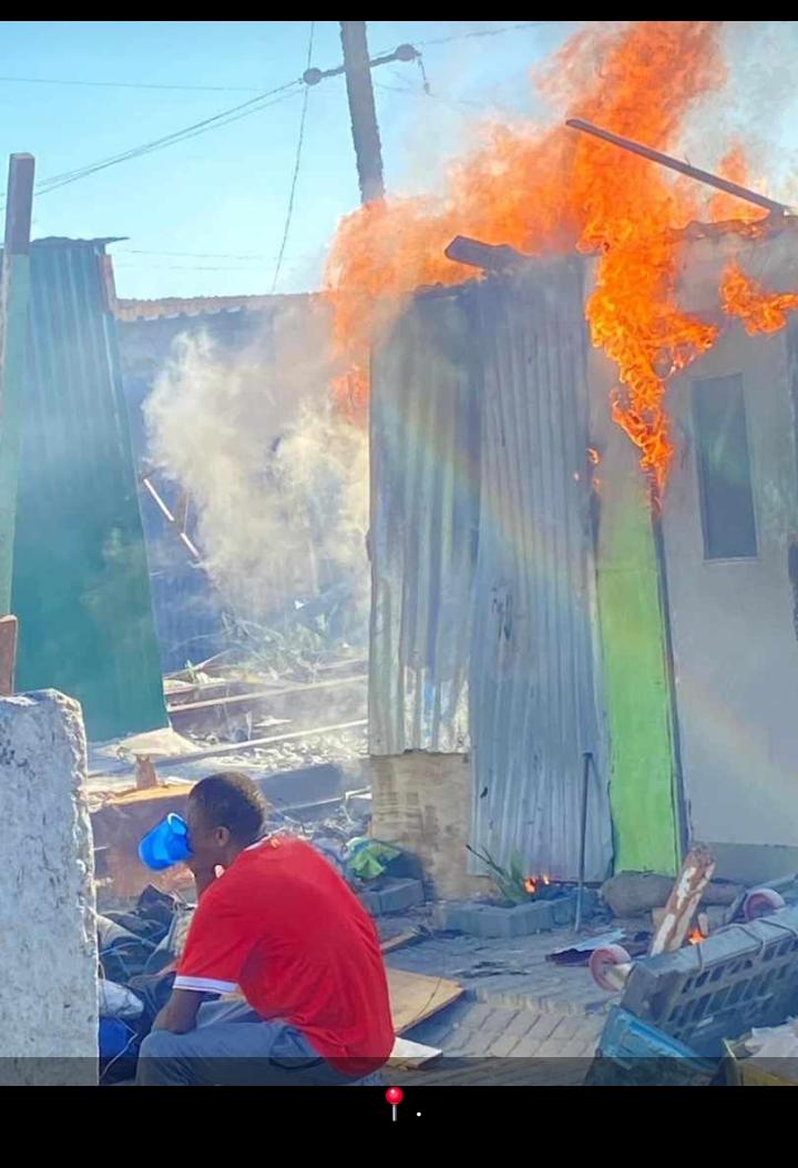 ...Newzroom Afrika don't ever remember Black Coffee mentioning that he'll be taking about Enhle Mbali at Mac G's podcast with Solomzi

...we still to figure out why Enhle wants one on one with Black Coffee at CNN