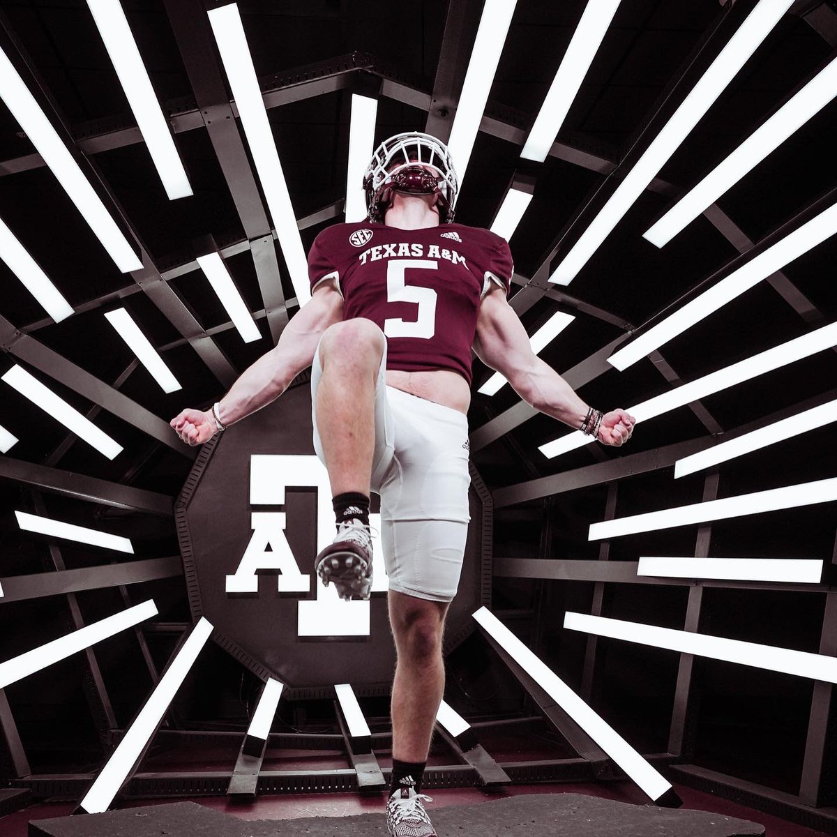 PrestonLandis_'s tweet photo. COMMITTED #GigEm👍🏼 https://t.co/AsjKpXgyn8