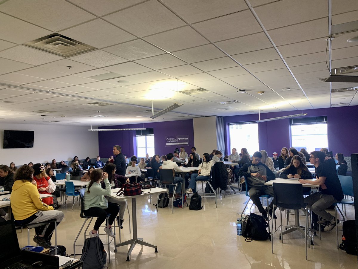 SCCareerAcademy's tweet photo. Spring term intern onboarding. We are so thankful for the business partners in our community who allow our students the opportunity to engage in authentic learning experiences. #siouxland #siouxcity @siouxcityschool #cte #wbl #futurereadyia https://t.co/hVBnNlJQIl