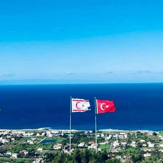 ALiikozan2023's tweet photo. 🇹🇷🇹🇷 3 BÜYÜK #MÜJDE 🇹🇷🇹🇷🇹🇷🇹🇷🇹🇷
🇹🇷🇹🇷1."İki ülke #sigorta sistemleri entegre edilecek. Teşekkürler
🇹🇷🇹🇷2.Kuzey Kıbrıs'ta yaşayan #Türkiye Cumhuriyeti vatandaşlarına açtığımız #Derinya sosyal konut işbirliği
🇹🇷🇹🇷3.kablo ile #elektrik temini projesi. https://t.co/Wl8g6EpjYU