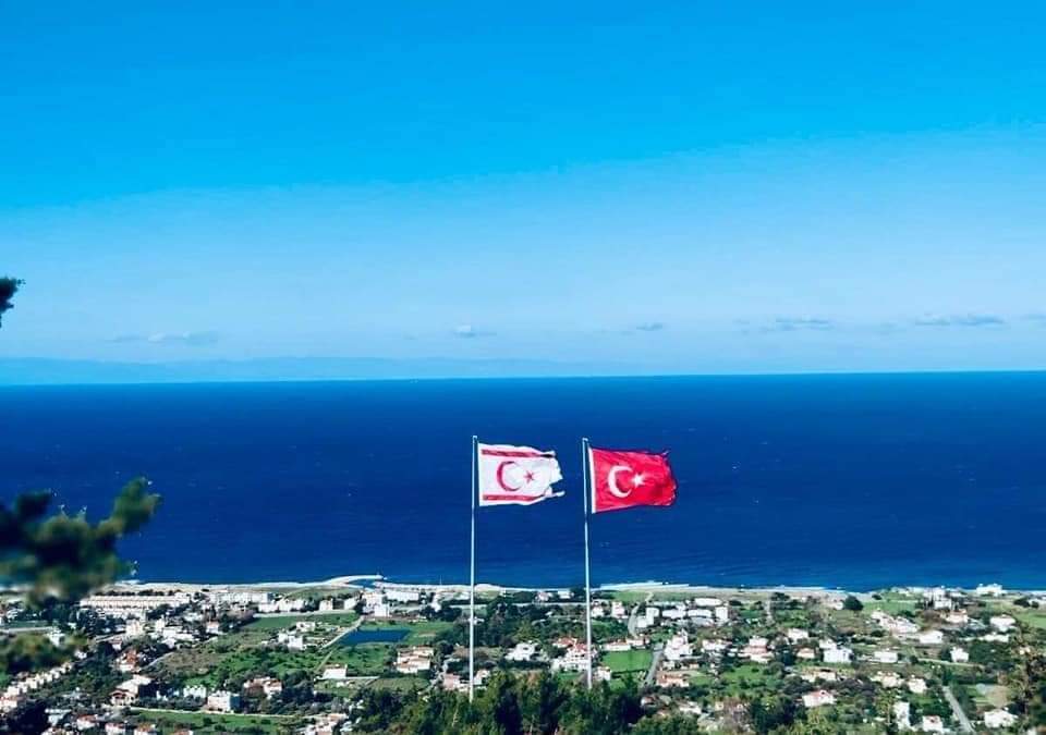 ALiikozan2023's tweet photo. 🇹🇷🇹🇷 3 BÜYÜK #MÜJDE 🇹🇷🇹🇷🇹🇷🇹🇷🇹🇷
🇹🇷🇹🇷1."İki ülke #sigorta sistemleri entegre edilecek. Teşekkürler
🇹🇷🇹🇷2.Kuzey Kıbrıs'ta yaşayan #Türkiye Cumhuriyeti vatandaşlarına açtığımız #Derinya sosyal konut işbirliği
🇹🇷🇹🇷3.kablo ile #elektrik temini projesi. https://t.co/Wl8g6EpjYU