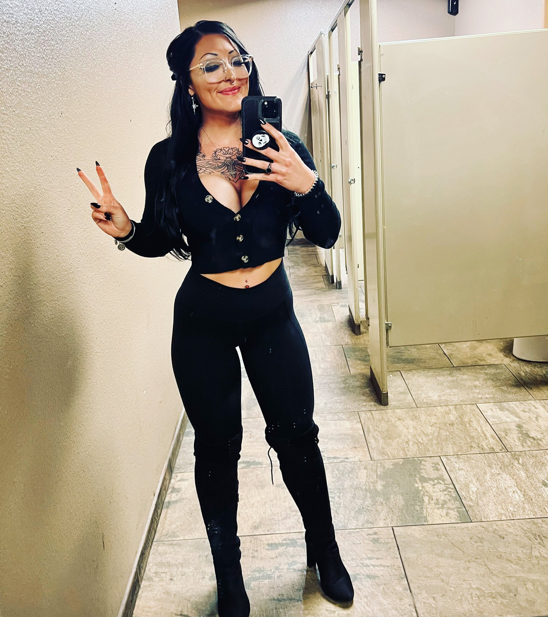 TW Pornstars - Goth Barbie Dr. Bimbo 🦇big Titty Goth Gf🦇. Twitter. 🏼