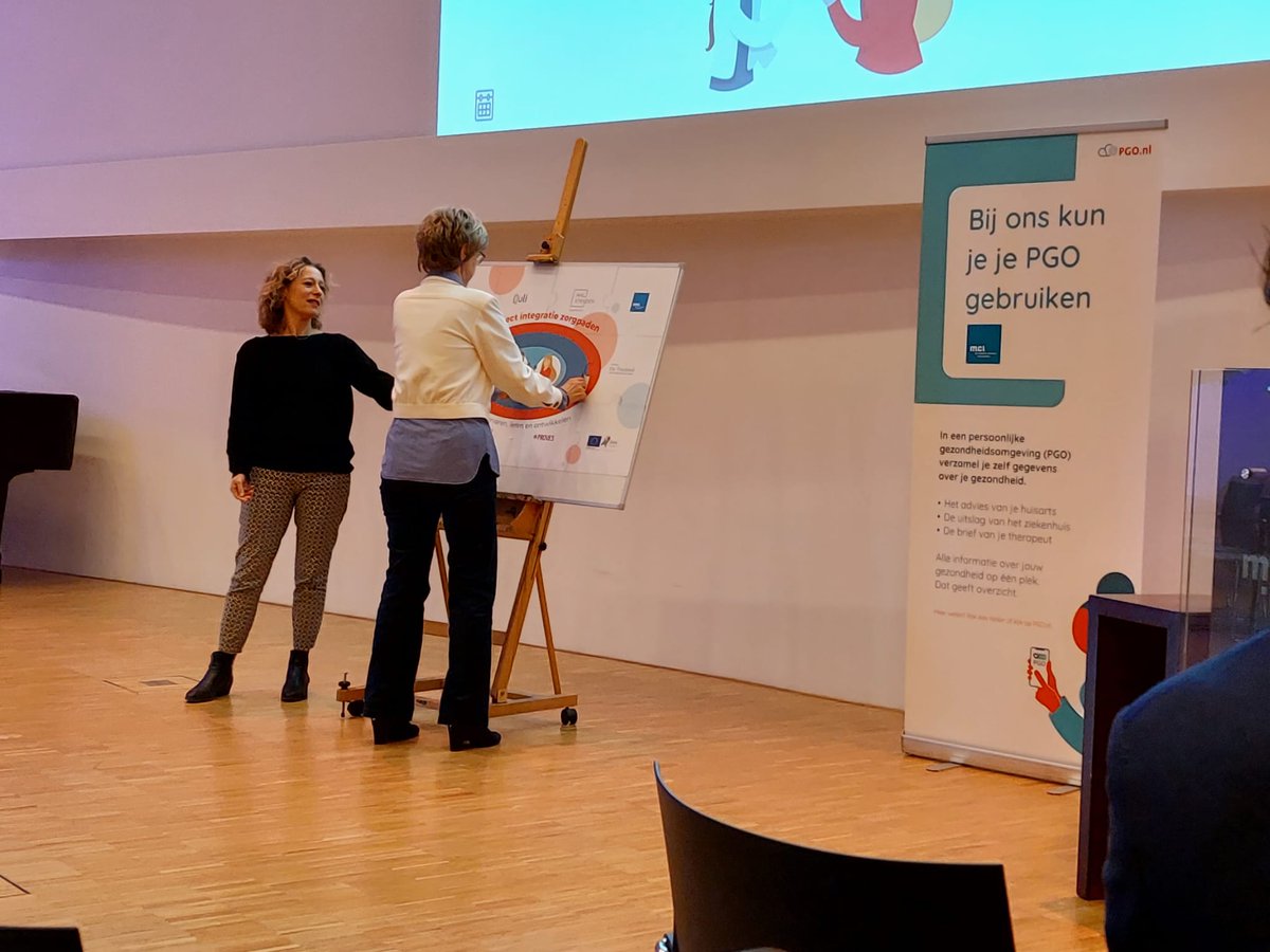 Vandaag was de kick-off livegang van het PGO in het MCL. Als patient advocate heb ik mogen meewerken aan dit project en vandaag mede de openingshandeling mogen verrichten door het leggen van het laatste puzzelstukje. #ProjectPGObinnenzorgpaden.
lnkd.in/eGzmjbEY