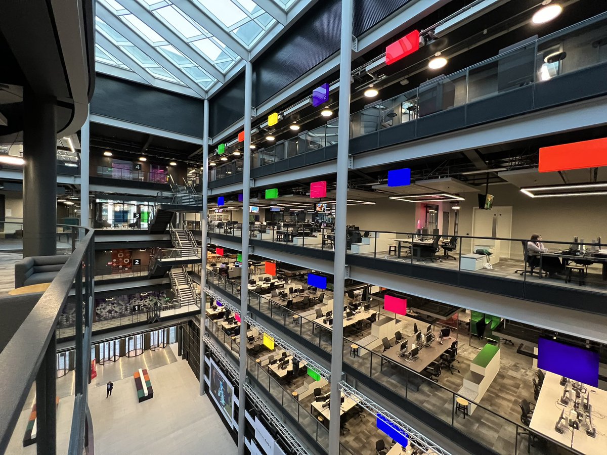 juleslenshen's tweet image. Lovely to finally visit the impressive Central Square, #BBCCymruWales #cameratraining #training