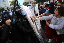 "القمع السياسي"
هو اضطهاد فرد أو مجموعة لأسباب سياسية، بهدف تقييدهم أو منعهم من المشاركة في الحياة ا...