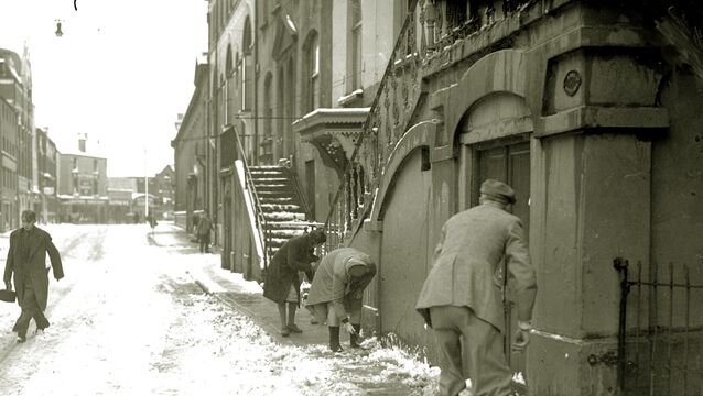 Fiona_Forde_Irl's tweet photo. Snow this week but #WhereinCork was there snow in 1947? #LoveCork #PureCork #CorkLike https://t.co/jAgTKa6syU