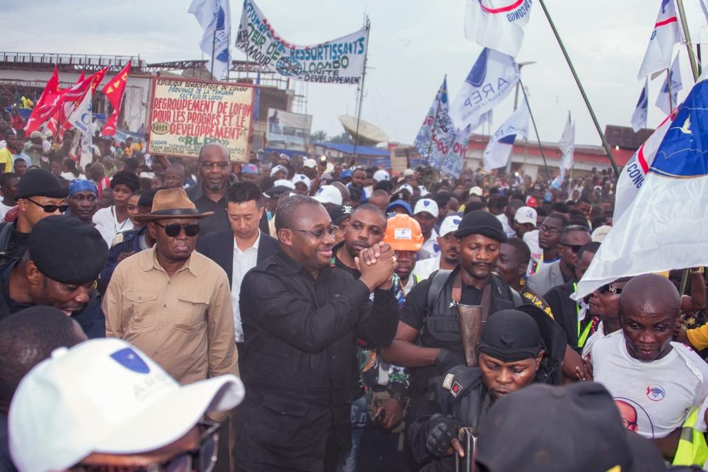 MinAT_RDC's tweet photo. #RDC
Arrivé ce mardi à #Boende, en mission officielle, le Ministre d'État, Ministre de l'Aménagement du Territoire Me @GuyLoando_ a reçu un accueil spontané et chaleureux de la population du coin et des alentours. https://t.co/oFggglEylH