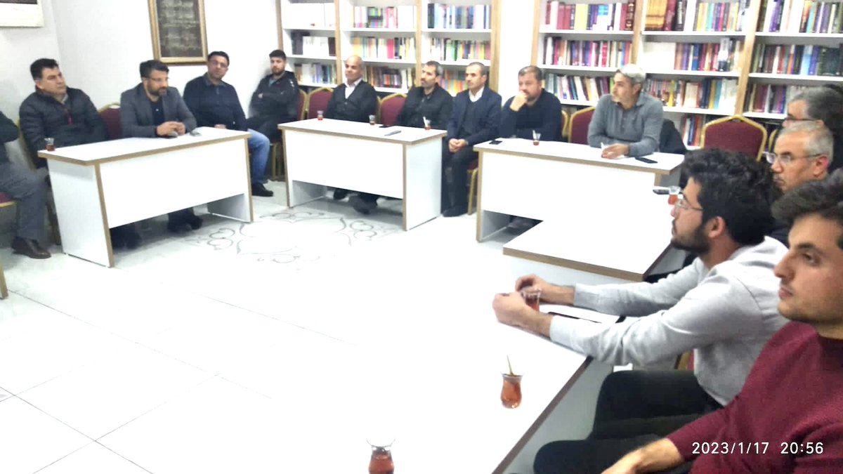 İslam Düşünce Atlası Hazırlık Atölyesinde bu akşam, Dr. İdris Sönmez Hocamızın sunumuyla Prof.Dr.İbrahim Halil Üçer’in “İslam Düşünce Tarihi İçin Bir Dönemlendirme Önerisi”isimli makalesi ele alındı.

İdris Sönmez hocamıza,katılan ve katkı sunanlara teşekkür ederiz