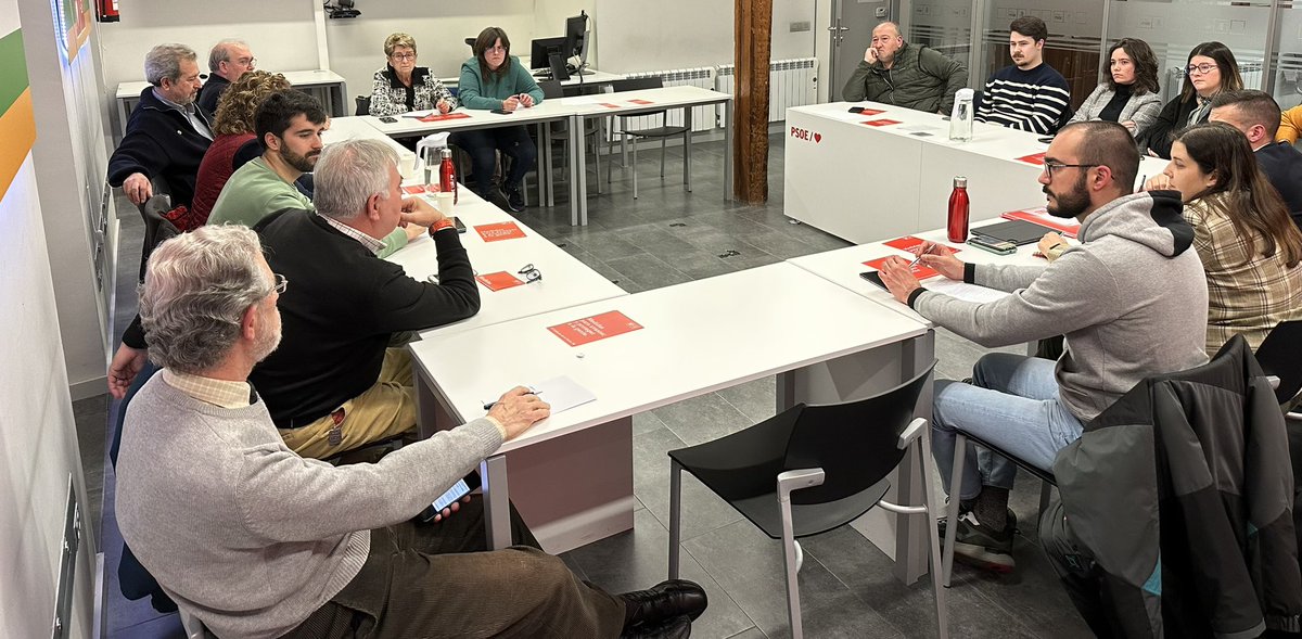 Afiliados y simpatizantes de diferentes generaciones se han reunido esta tarde en la sede regional para abordar la situación política y analizar los próximos meses.

#PrimeroLaRioja