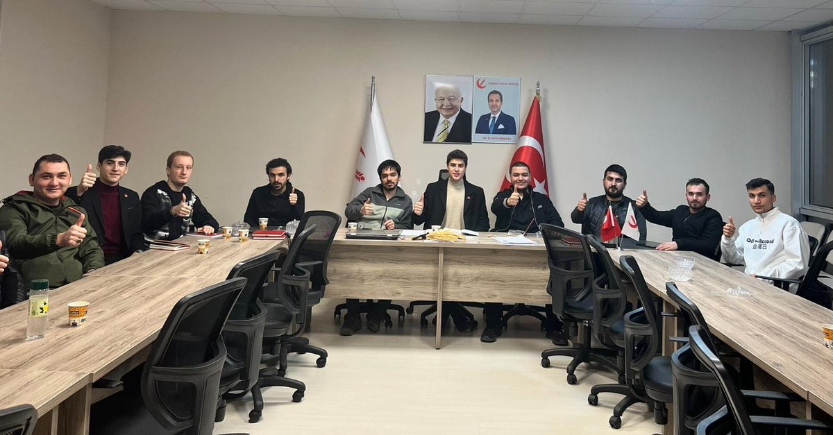 #Başakşehir Gençlik Kolları olarak haftalık olağan toplantımızı, İlçe Gençlik Kolları Başkanımız Musa Gül riyasetinde gerçekleştirdik. Toplantıda alınan kararlar hayırlara vesile olsun.

#yenidenrefahpartisi #yenidenrefahgençlik #YenidenRefah #YenidenErbakan #erbakan