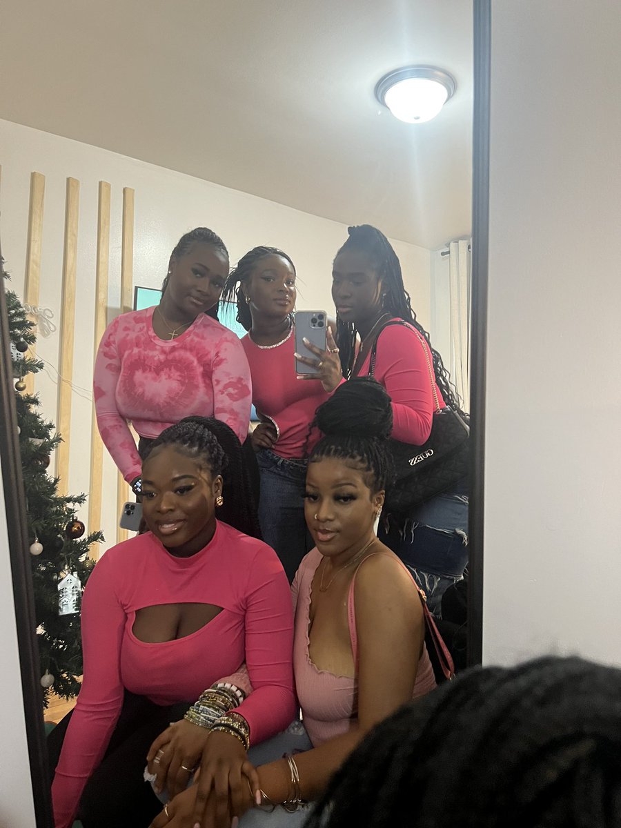MDabankah's tweet photo. @msalexandriae My sisters fr 🥹💕 https://t.co/cBsxrEoap9