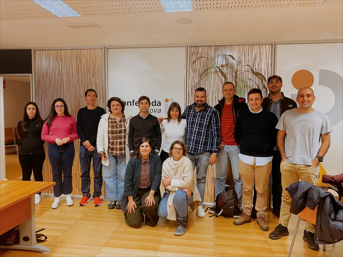 ponfeinnova's tweet photo. Miguel, Guillermo, Toni, Raúl, Miguel Angel, Marta, Marian, Alberto, Manuel, Pury, Antonio y Carlos. 12 emprendedores de Ponferrada que quieten transformar su ciudad y territorio, juntos. Emprendedores "haberlos, haylos": somos, son. 3 meses para sacar un proyecto. @ponfeinnova https://t.co/yjq7tAIuCg