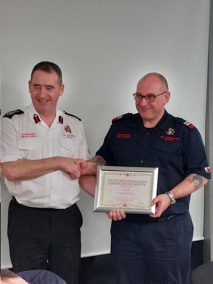 Martyn Field tweet media