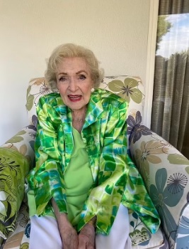 GoldenGirlsShow's tweet photo. Happy Heavenly Birthday Betty. You are so missed. https://t.co/m4P0rNBSSp