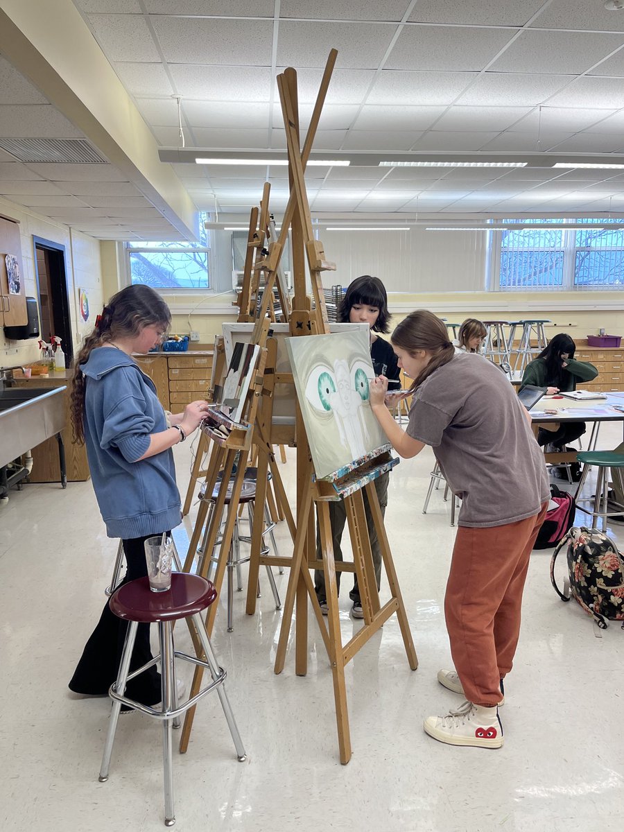 MrsLavinArt's tweet photo. These IB Art juniors were working hard today! https://t.co/k3h8bSUwen