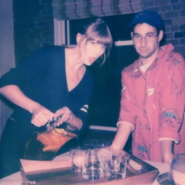 TSwiftNZ's tweet photo. 📲 | @jackantonoff celebrates ‘Anti-Hero’s’ 8th week at #1 by posting a new photo of him and Taylor

— “taylor saying it’s her favorite song lyrically and thats why its first single but its a strange and personal one and we shouldn’t expect it to ever go number1…” https://t.co/Mv0g2OtZ9L