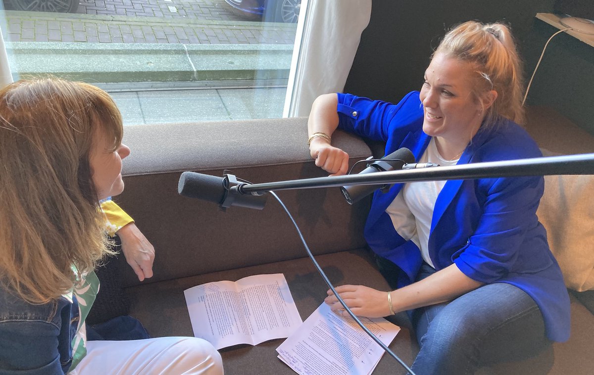 Jolan Douwes (@jolandouwes) on Twitter photo Nu snap ik waarom podcast maken zo leuk is. In Avondraad reageer ik op de vraag van HR-manager Marijke. Ze wil veranderingen doorvoeren, maar ze krijgt de leiding niet mee. In een kwartier nemen we een slimme strategie door. <a href="/ZilverenKruis/">Zilveren Kruis</a> <a href="/Greenberrynl/">Greenberry</a>
open.spotify.com/episode/7iGu2g… Nu snap ik waarom podcast maken zo leuk is. In Avondraad reageer ik op de vraag van HR-manager Marijke. Ze wil veranderingen doorvoeren, maar ze krijgt de leiding niet mee. In een kwartier nemen we een slimme strategie door. <a href="/ZilverenKruis/">Zilveren Kruis</a> <a href="/Greenberrynl/">Greenberry</a>
open.spotify.com/episode/7iGu2g…