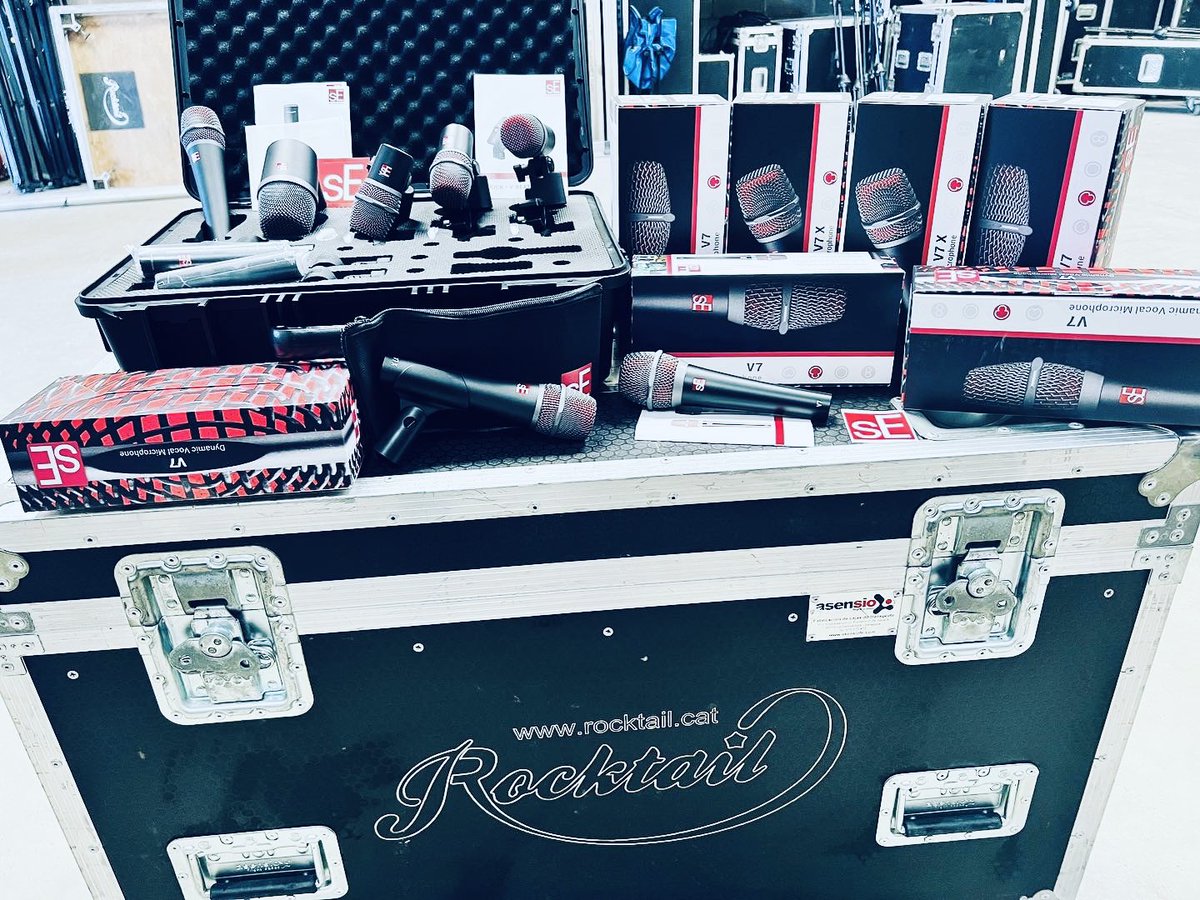 Rocktailgroup's tweet photo. Nova 🎤 microfonia de la mà de @sE_Electronics , en aquest cas incorporem:
V pack arena
V7
V7X

#rocktail #nouequipament #so #microfonia #seelectronics https://t.co/Tp3EmxwVqH