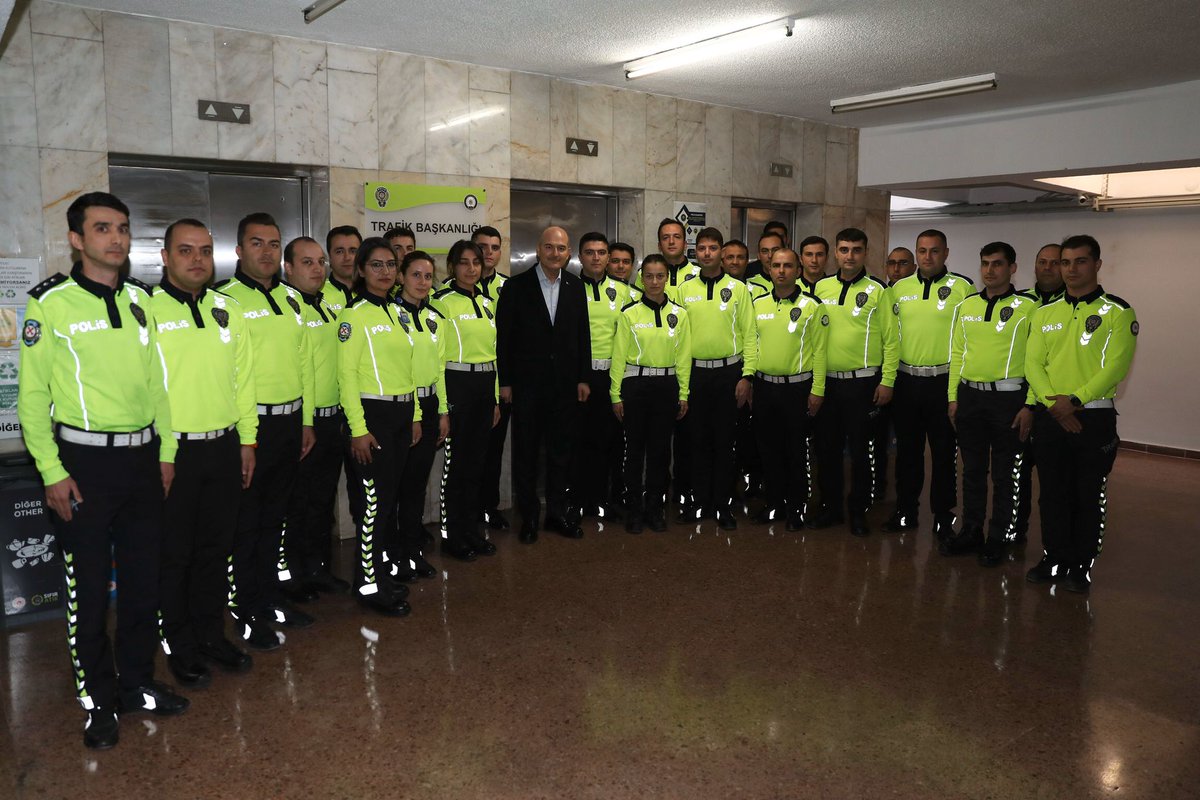 TC_icisleri's tweet photo. Bakanımız Sn. @suleymansoylu'nun başkanlığında @EmniyetGM'de, 2022 Yılı Değerlendirme ve 2023 Yılı Planlama Toplantısı gerçekleştiriliyor https://t.co/GEWwThES3S