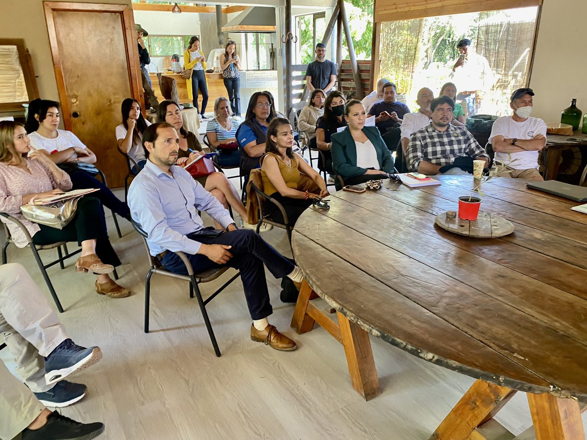 CorfoAtacama's tweet photo. A esta hora y con la presencia de actores públicos y privados se realiza 1era Gobernanza del @Ptiturismorural Valle del Huasco. Esta iniciativa de @Corfo busca impulsar el turismo rural en la Provincia a partir de sus denominaciones de origen: pisco, pajarete y aceite de oliva. https://t.co/tV3LA990PL