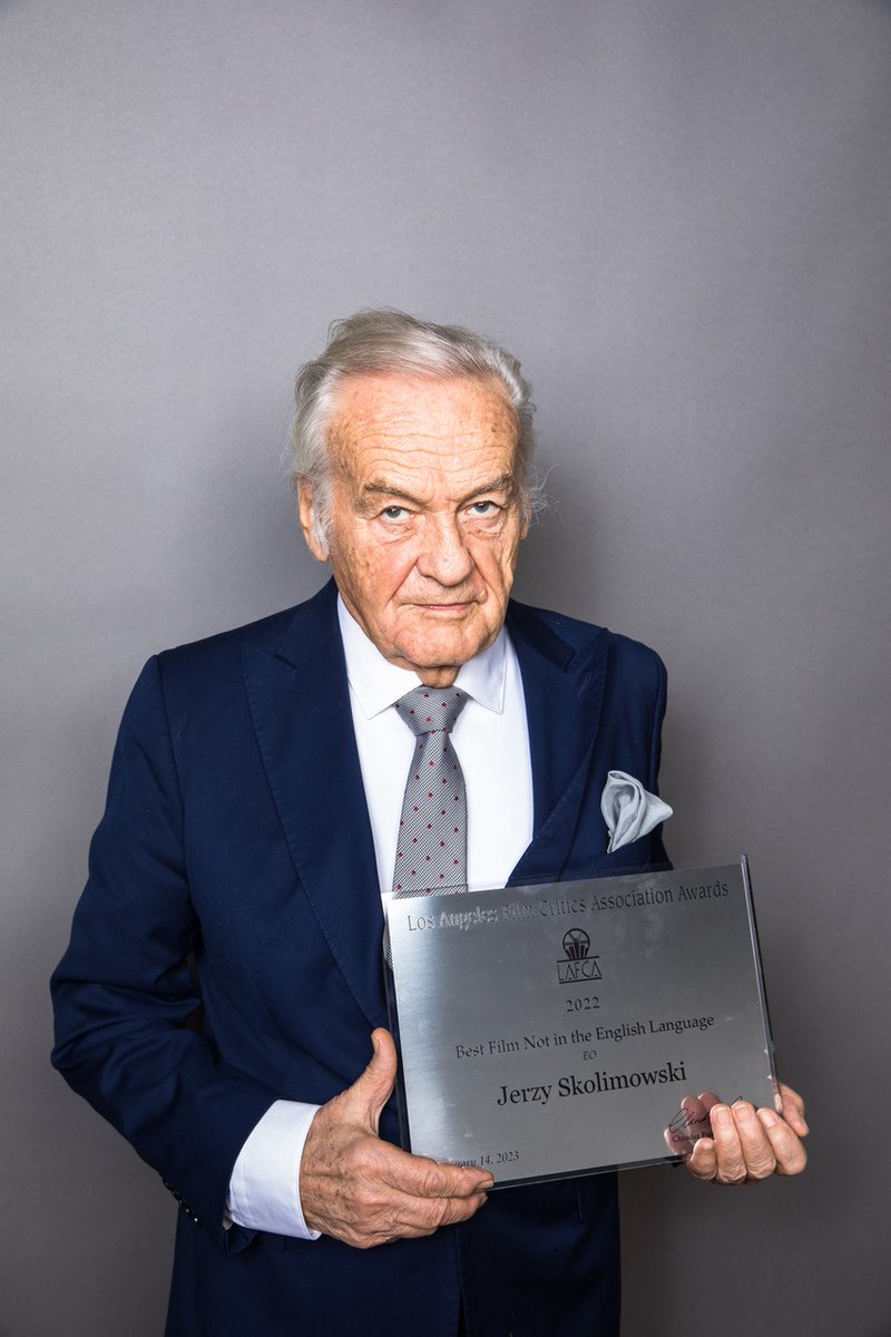 PLinLosAngeles's tweet photo. A wonderful celebration of Polish &amp; world cinema during @LAFilmCritics awards gala.

EO dir. by Jerzy #Skolimowski was awarded as the Best Film Not In The English Language
Michal #Dymek was awarded the Best Cinematographer by the LA critics.
Congratulations 🥕

Photo by @harbicht https://t.co/QeNJ3Weblh