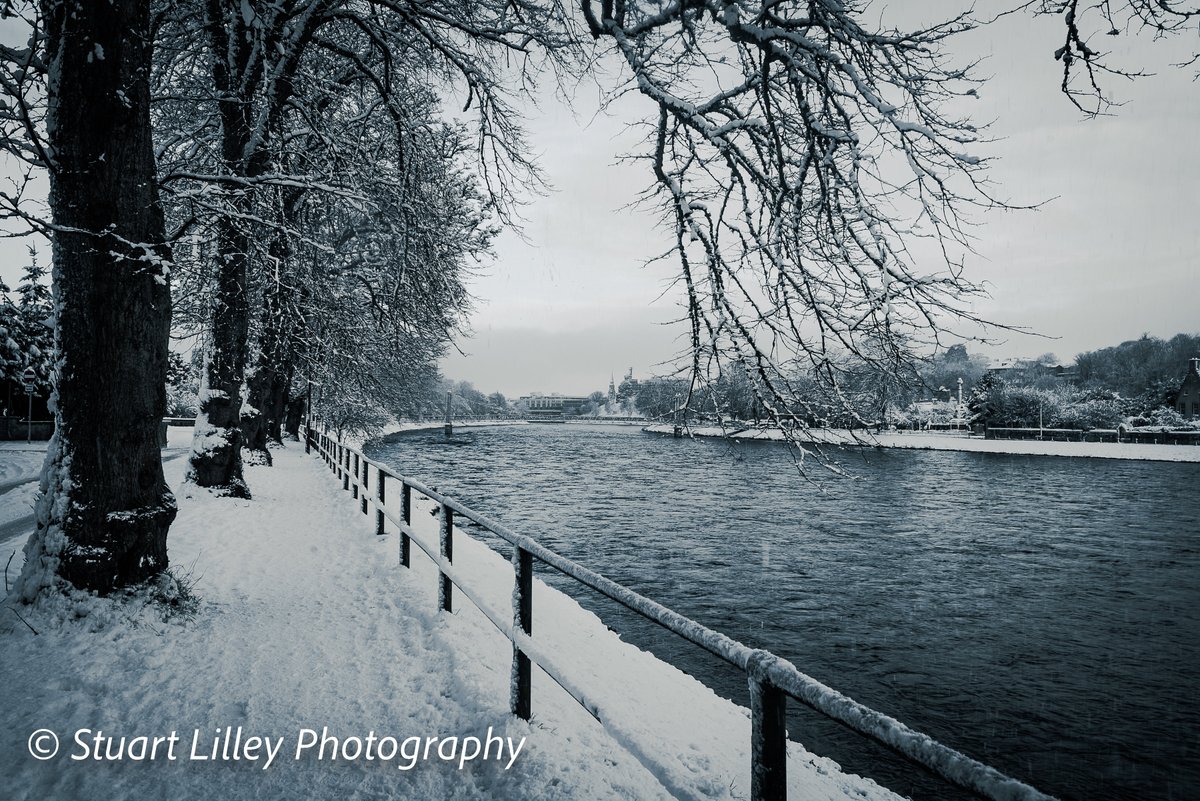 StuartLilleyPh1's tweet photo. A walk along the River Ness this morning in Inverness
#stuartlilleyphotography #Inverness #NessRiver #landscapephotography #cityliving #snow #snowfall #weather @SnowHour @ThePhotoHour @cewe_uk @ https://t.co/iF9PhtUeTj